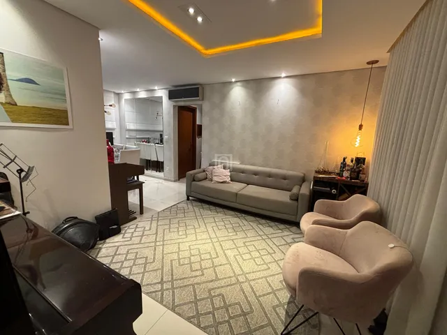 Imagem: O apartamento possui 2 Dormitórios, 1 Suíte, 2 Banheiros,