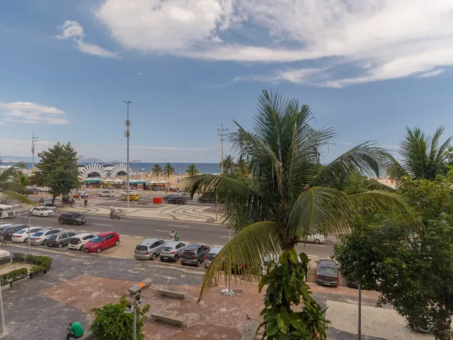 Imagem: O apartamento possui 3 Dormitórios, 1 Suíte, 2 Banheiros,