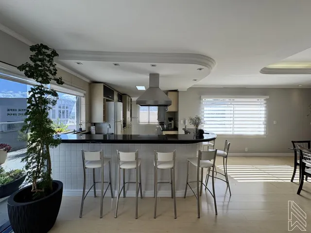 Imagem 4: COBERTURA Apartamento com 4 dormitórios