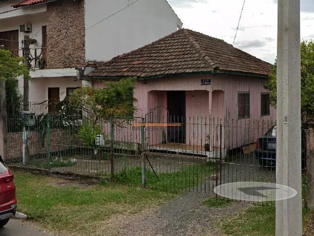 Imagem: O terreno possui 2 Dormitórios, 1 Banheiro, 330m² de