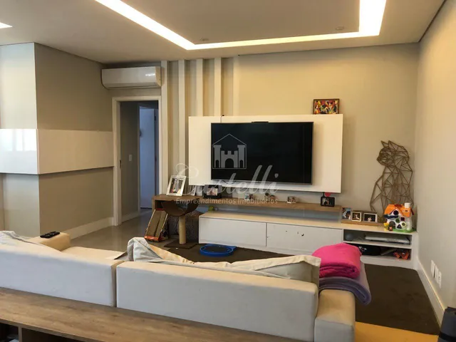 Imagem 2: Apartamento com 3 dormitórios, sendo uma suíte. Medindo 137m2 de área útil
