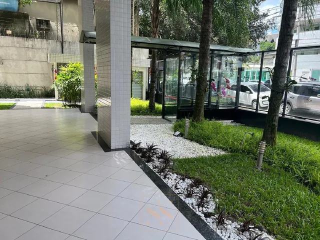 Imagem 7: Apartamento no bairro Umarizal: 03 suítes, 02 salas, 05 banheiros, 02 vagas e 165m²