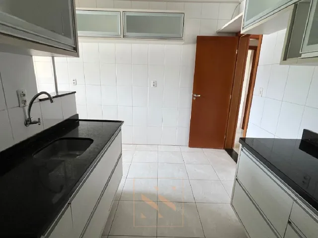 Imagem 12: Apartamento no bairro Umarizal: 03 suítes, 02 salas, 05 banheiros, 02 vagas e 165m²