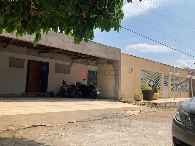 Imagem 2: Casa com 04 quartos sendo 02 suites com closet, incluindo uma master com hidro, Piscina