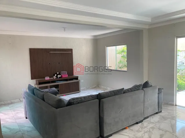 Imagem 8: Casa com 04 quartos sendo 02 suites com closet, incluindo uma master com hidro, Piscina