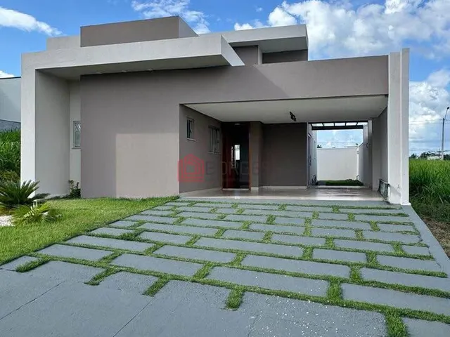 Imagem 7: Casa com 02 quartos sendo uma suíte com closet