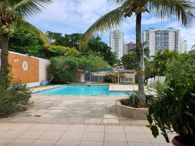 Imagem 2: Casa à Venda no Condomínio Pedra de Itaúna - Barra da Tijuca, com 1200M², 6 Quartos