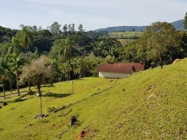 Imagem 2: 'Bela Chácara à Venda em Piracaia com 35000m²'