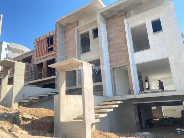 Imagem: Sobrado à venda no bairro Santa Catarina!