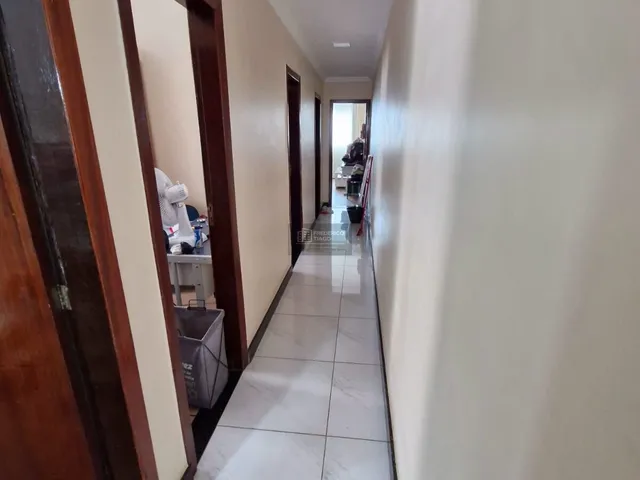 Imagem 3: Casa 4 Quartos com Suíte e 2 Vagas – 220m² – Bairro Heliópolis, Região Norte –