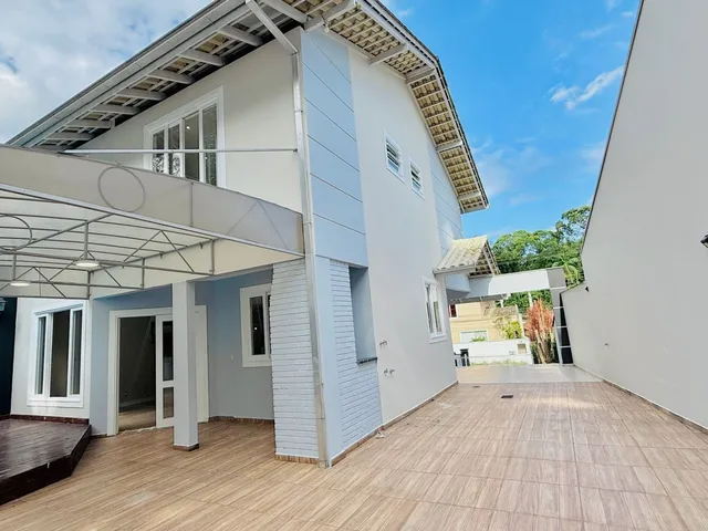 Imagem 2: OPORTUNIDADE: Casa à Venda no Bairro América, Joinville-SC Rua sem saída 3 quartos