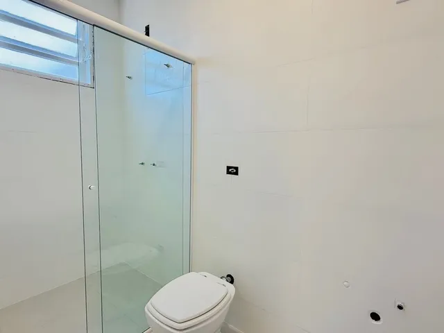 Imagem 3: OPORTUNIDADE: Casa à Venda no Bairro América, Joinville-SC Rua sem saída 3 quartos