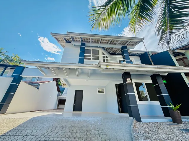 Imagem 9: OPORTUNIDADE: Casa à Venda no Bairro América, Joinville-SC Rua sem saída 3 quartos