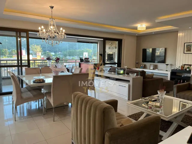Imagem: O apartamento possui 4 Dormitórios, 2 Suítes, 5