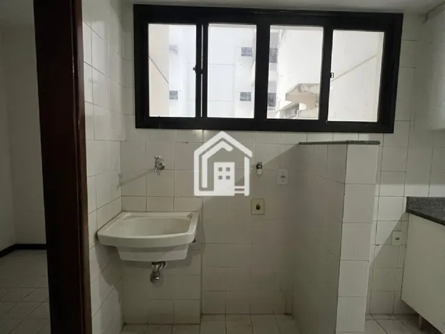 Imagem 9: Apartamento 03 quartos, amplo com dependência no Costa Azul
