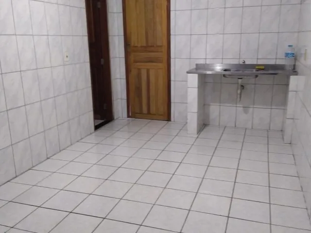 Imagem 2: Casa Comercial à Venda em Feu Rosa, Serra-ES: 5 Quartos, 2 Salas, 4 Banheiros, 1 Vaga de