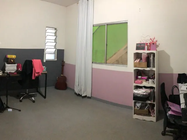 Imagem 6: Casa Comercial à Venda em Feu Rosa, Serra-ES: 5 Quartos, 2 Salas, 4 Banheiros, 1 Vaga de