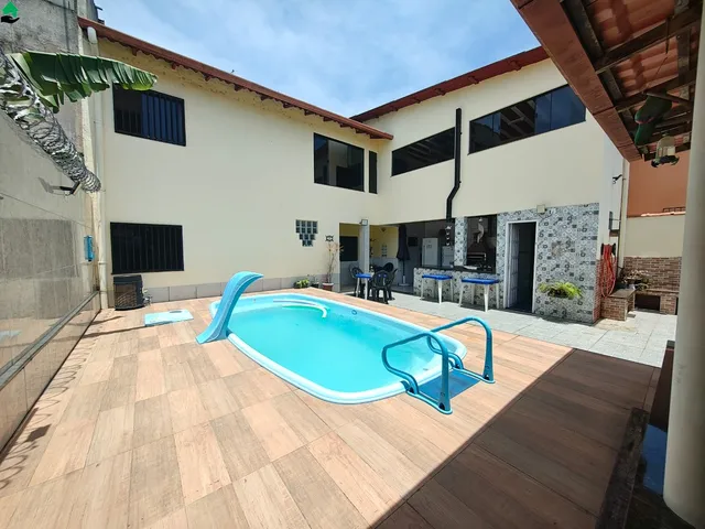 Imagem 2: Imóvel de alto padrão: Casa com 5 quartos, 380m², 2 vagas na Nova Almeida Centro