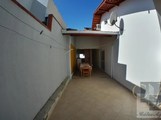 Imagem 2: Casa para Temporada em Itapema, Centro, 4 dormitórios, 2 suítes, 3 banheiros, 2 vagas