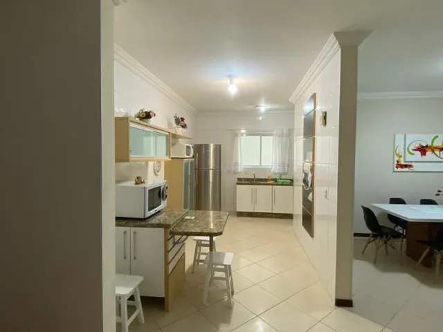 Imagem 1: Apartamento para Temporada em Itapema, Meia Praia, 4 dormitórios, 2 suítes, 3