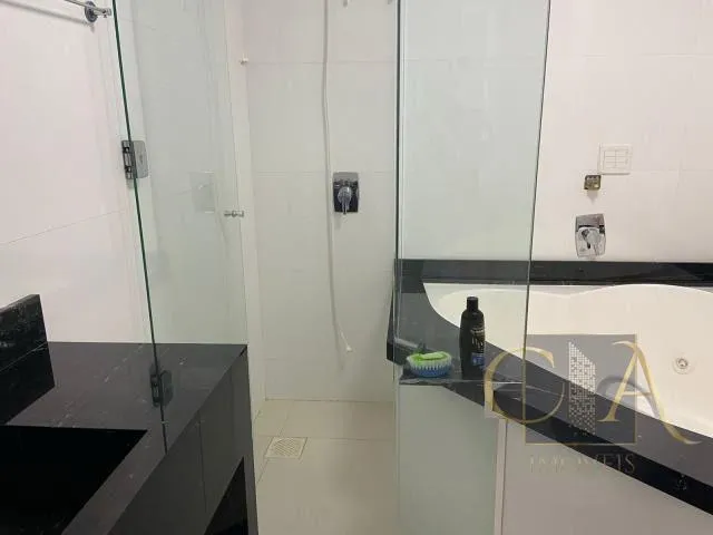 Imagem 10: Apartamento para Venda em Itapema, Meia Praia, 4 dormitórios, 4 suítes, 5 banheiros, 3