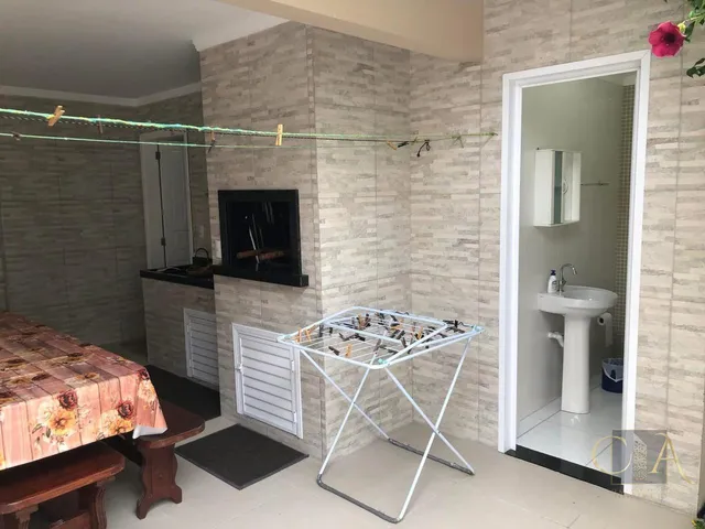 Imagem 4: Casa para Temporada em Itapema, Centro, 3 dormitórios, 1 suíte, 2 banheiros, 2 vagas