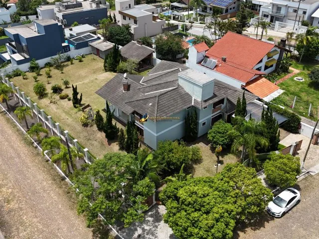 Imagem: Linda casa com astral de praia com terreno