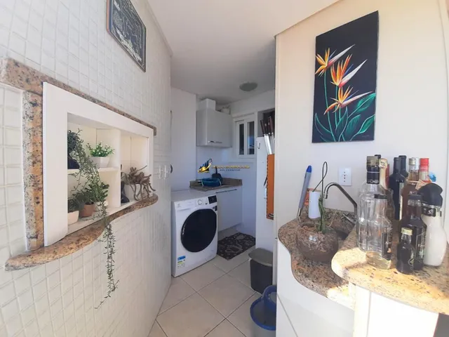 Imagem 5: Oportunidade: Apartamento Mobiliado com sacada de frente, a duas quadras do mar, em