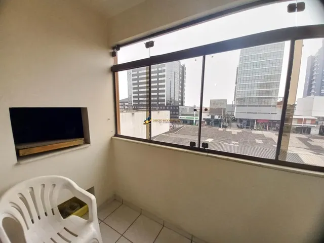 Imagem 4: Amplo apartamento de 1 dormitório - Centro de Capão da Canoa - sacada com