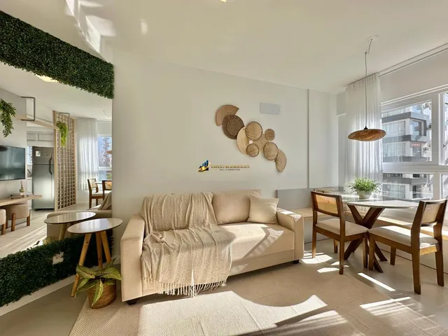 Imagem 1: APARTAMENTO FINAMENTE MOBILIADO E DECORADO - SACADA DE FRENTE - NAVEGANTES CAPÃO DA