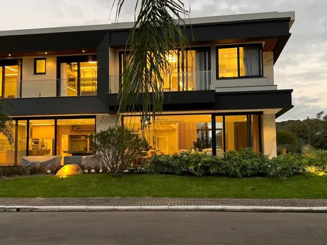 Imagem: Mansão de Frente a Lagoa no Velas da Marina