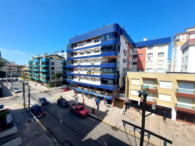 Imagem 5: Amplo apartamento de 3 Dormitórios com suite ampla sacada Centro de capão da Canoa