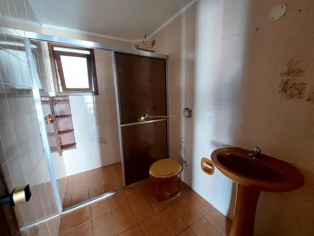 Imagem 11: Amplo apartamento de 3 Dormitórios com suite ampla sacada Centro de capão da Canoa