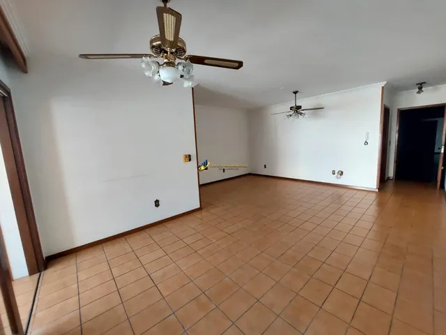 Imagem 14: Amplo apartamento de 3 Dormitórios com suite ampla sacada Centro de capão da Canoa