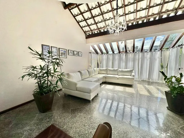 Imagem: Luxuosa mansão com 6 Quartos (4 Suítes)