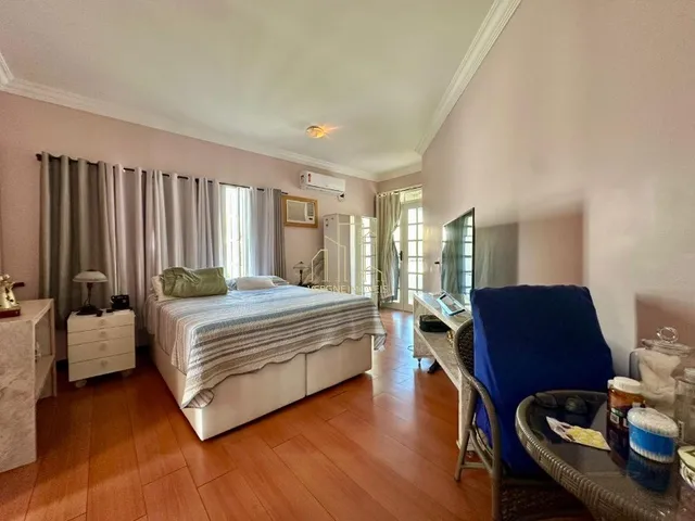 Imagem 7: Luxuosa mansão com 6 Quartos (4 Suítes), 350m² e Piscina no bairro Itaigara, com