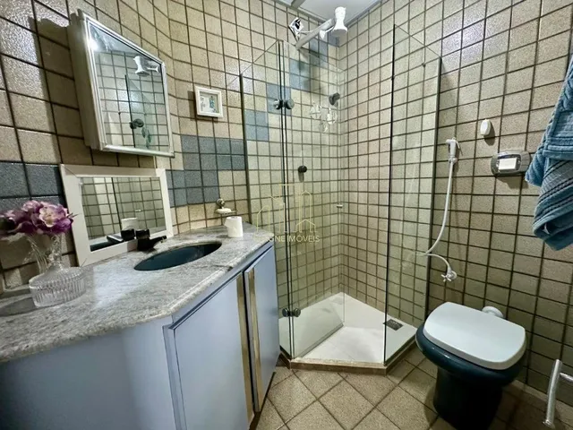 Imagem 16: Luxuosa mansão com 6 Quartos (4 Suítes), 350m² e Piscina no bairro Itaigara, com
