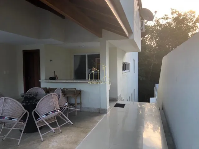 Imagem 2: Casa Alto Padrão com 4 Suítes e Espaço Gourmet à Venda em Alphaville Salvador I