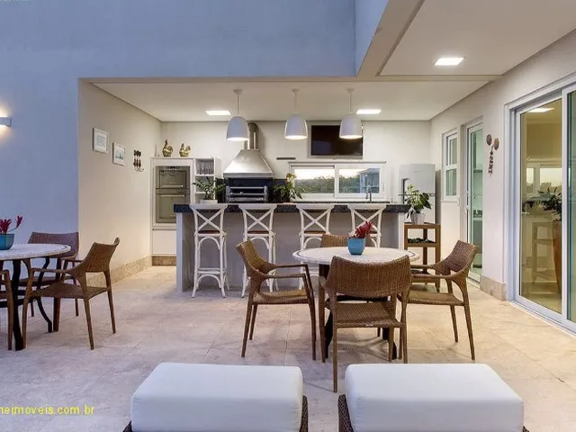 Imagem 8: Belíssima casa de alto padrão com seis suítes e área gourmet a venda em Alphaville