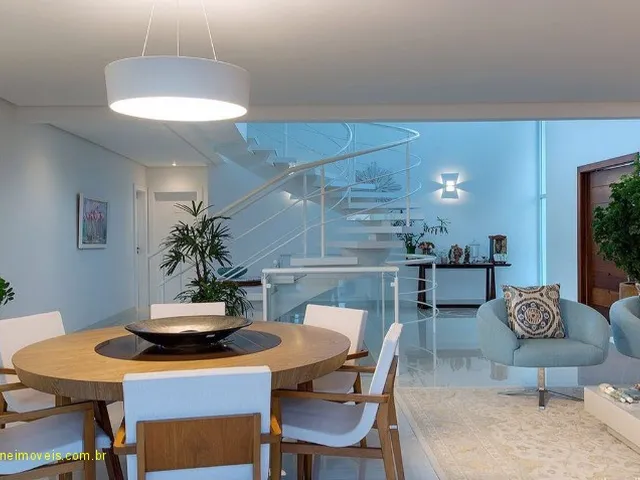 Imagem 11: Belíssima casa de alto padrão com seis suítes e área gourmet a venda em Alphaville