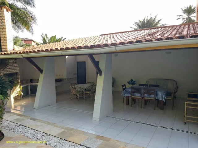 Imagem 5: Com conceito moderno e ambientes amplos essa belíssima casa com quatro suítes a venda