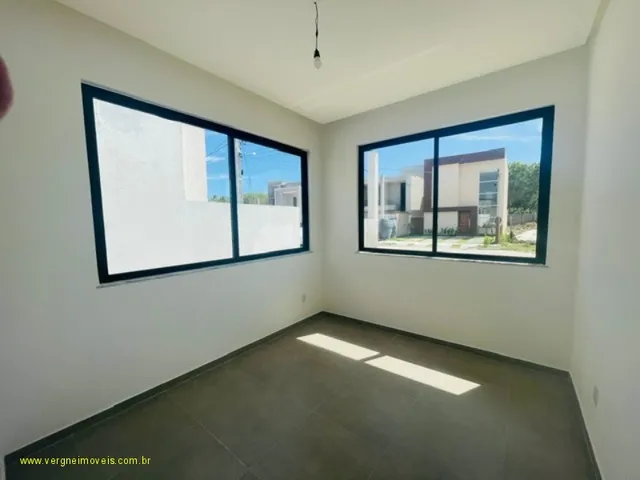 Imagem 11: Com conceito moderno e ambientes amplos essa belíssima casa em condomínio fechado com