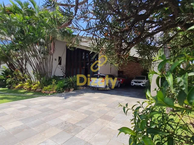 Imagem 2: Casa no Jardim Cambuí com 4 Quartos Todos com Varandas Garagem 6 Carros