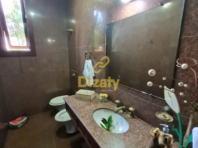 Imagem 13: Casa no Jardim Cambuí com 4 Quartos Todos com Varandas Garagem 6 Carros