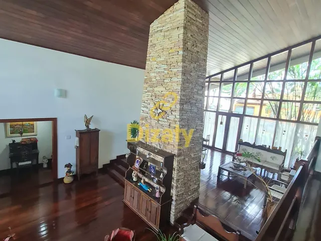 Imagem 15: Casa no Jardim Cambuí com 4 Quartos Todos com Varandas Garagem 6 Carros
