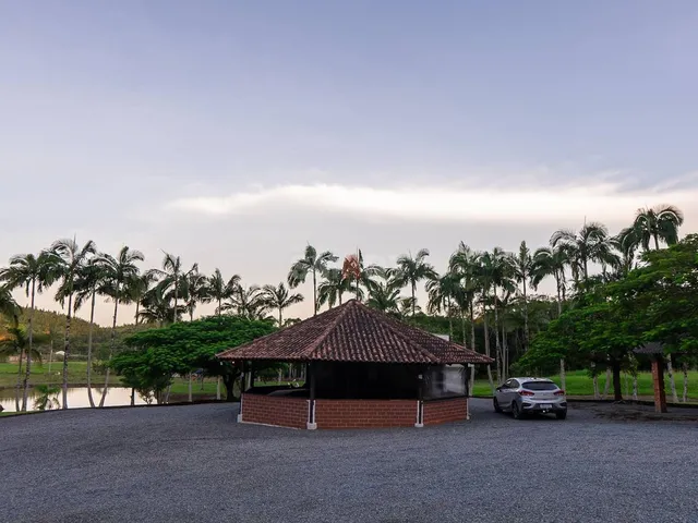 Imagem: Chácara com 8 Lagoas, 2 Casas e Choupana