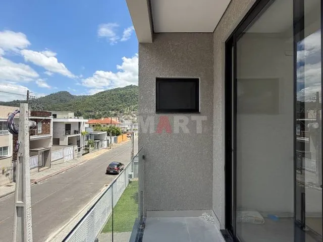 Imagem 10: Geminado Alto Padrão Novo com 3 Suítes e Fundos com Churrasqueira e Pergolado