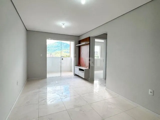 Imagem 4: Apartamento Semimobiliado com 2 Quartos no Rau