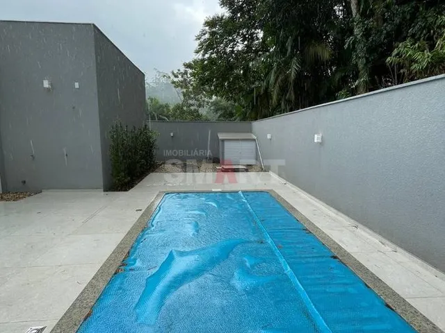 Imagem 10: Casa Térrea com 3 Suítes e Piscina na Barra do Rio Cerro