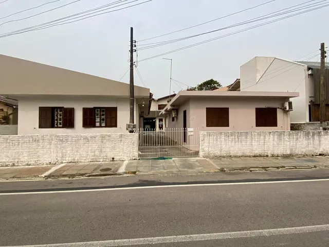 Imagem 1: Conjunto de Casas à Venda ? Excelente Oportunidade Comercial e Residencial em